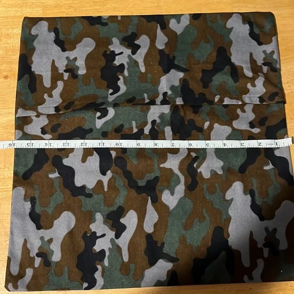 🛍️ NEW Flannel Camo Pillow Cover - Picture 4 of 6